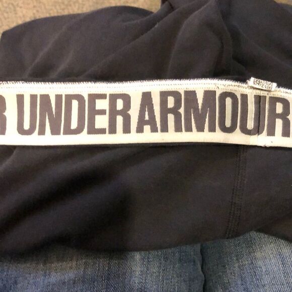 Under Armour Cropped Athletic Leggings Small - Picture 8 of 10